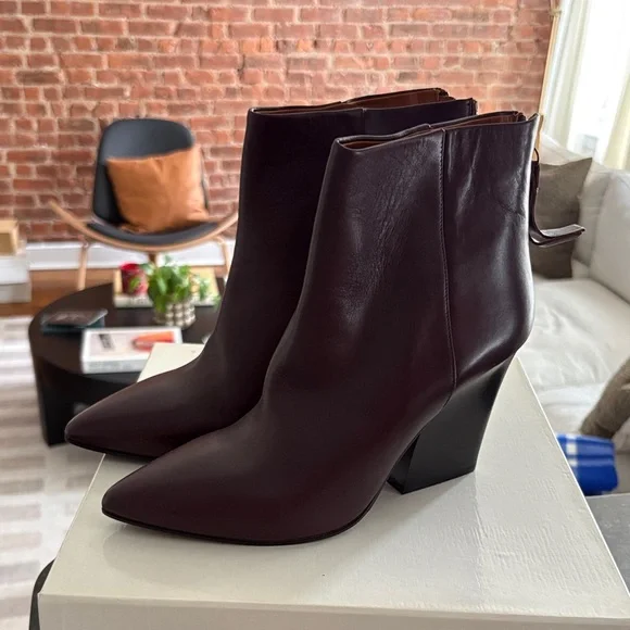 Chic Brown Ankle Booties 100% Leather - Picture 2 of 6